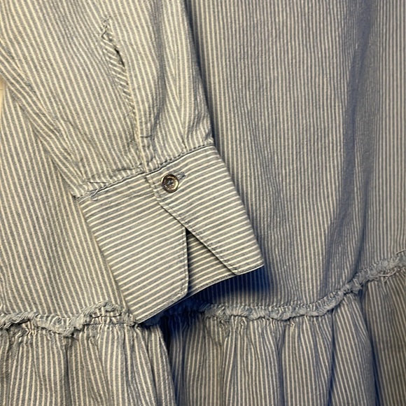 Zara Trafaluc denim dress frayed around the ruffled hem button down the back‎ - Picture 6 of 8